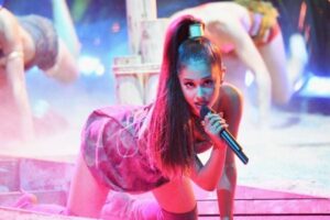 44 Hot Half-Nude Photos of Ariana Grande Ever To See - Music Raiser