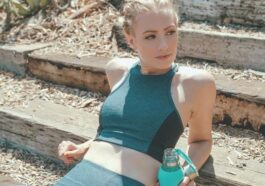 23 Beth Behrs Hottest Half-Nude Photos Which Will Leave you Drooling