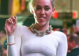 24 Absurdly Hottest Half-Nude of Miley Cyrus