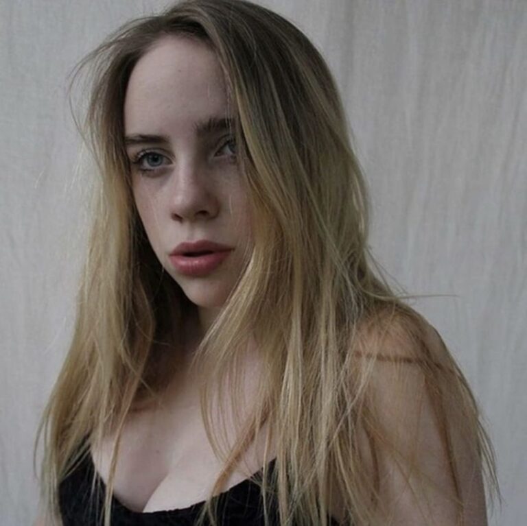 61 Hot Half Nude Photos of Billie Eilish Ever - Music Raiser