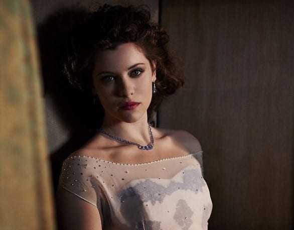 32 Hottest Pictures of Jessica De Gouw Will Make You Go Crazy