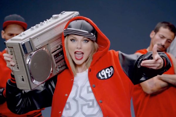 Taylor Swift Earned RIAA 10x Diamond Award for 'Shake it off'