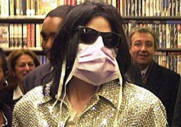 Why Michael Jackson used to Wear Mask find out the Reason