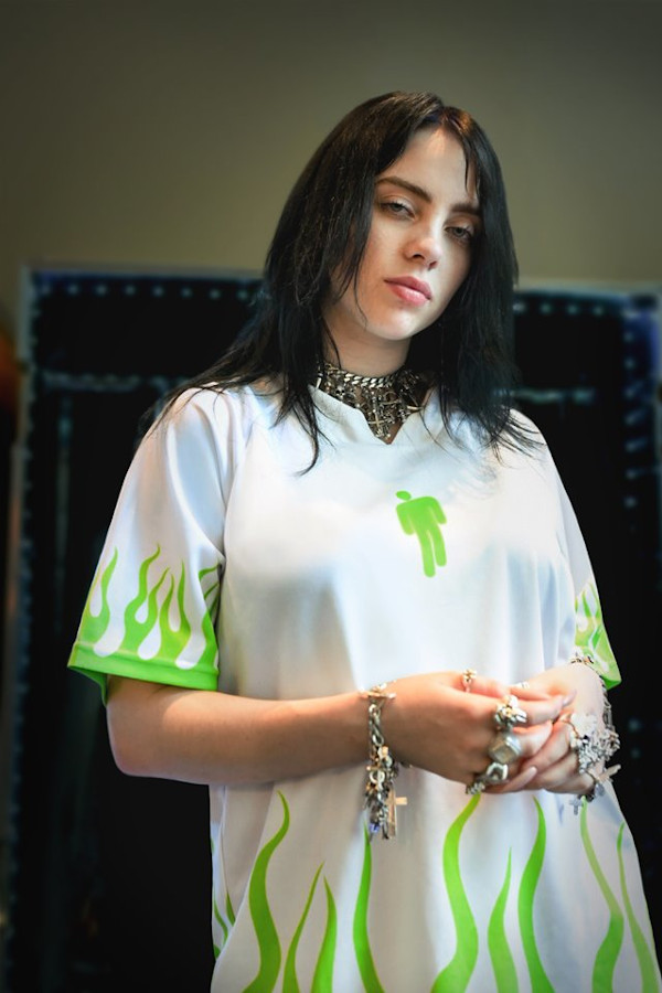 Billie Eilish Boobs Photos-11