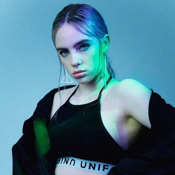 Billie Eilish Boobs Photos-12