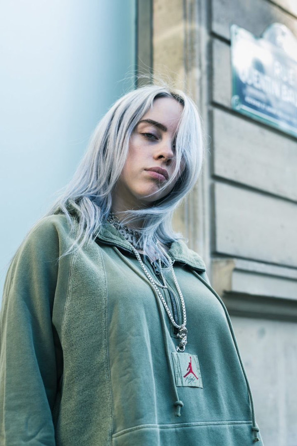 Billie Eilish Boobs Photos-26