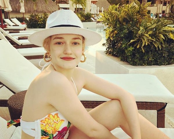 37 Never Seen Before Hot Photos of Julia Garner