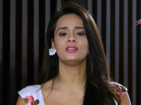 40 Hot Boobs and Half Nude Photos of Mayanti Langer