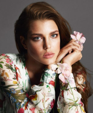 29 Hottest Half-nude Photos of Charlotte Casiraghi