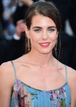 29 Hottest Half-nude Photos of Charlotte Casiraghi