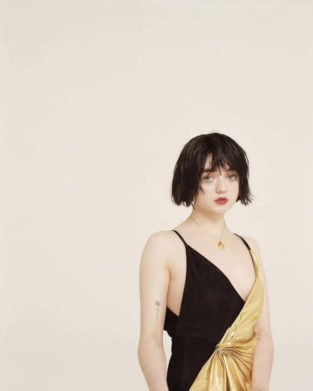 52 Hot Half-Nude Pictures of Maisie Williams That Ever Taken - Music Raiser