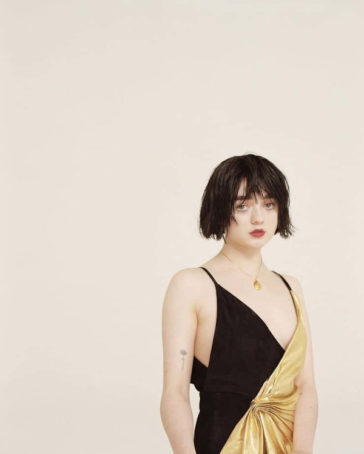 52 Hot Half-Nude Pictures of Maisie Williams That Ever Taken - Music Raiser