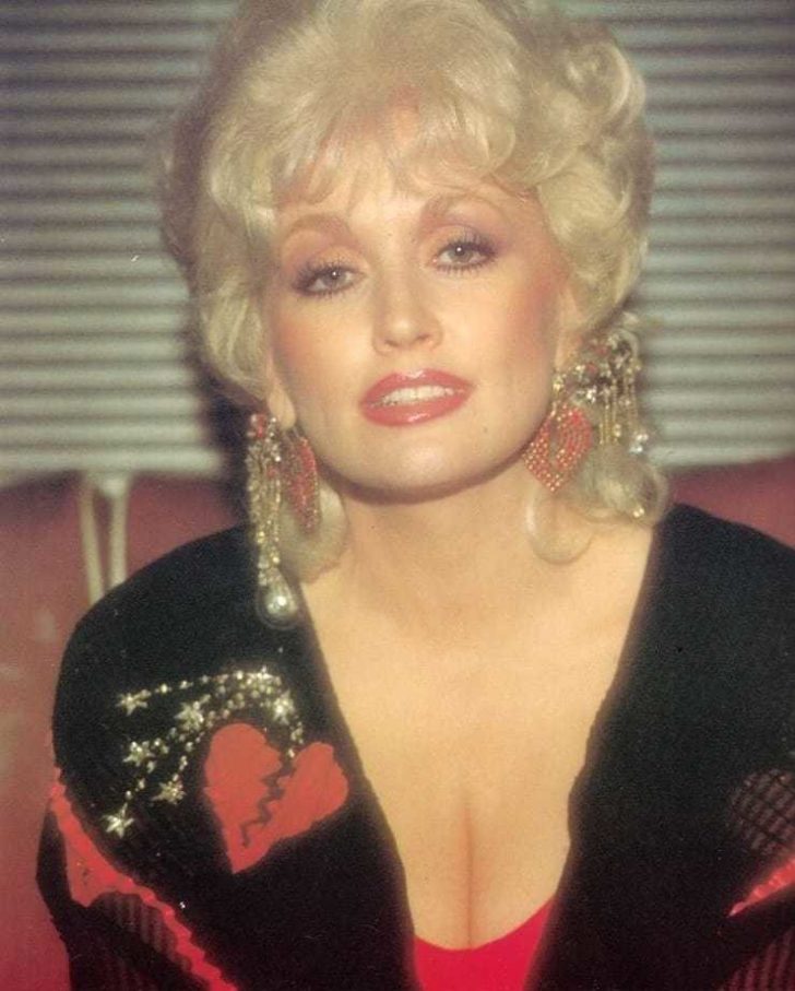 49 Hot Boobs Pictures of Dolly Parton Sexy Cleavage Pics Music Raiser