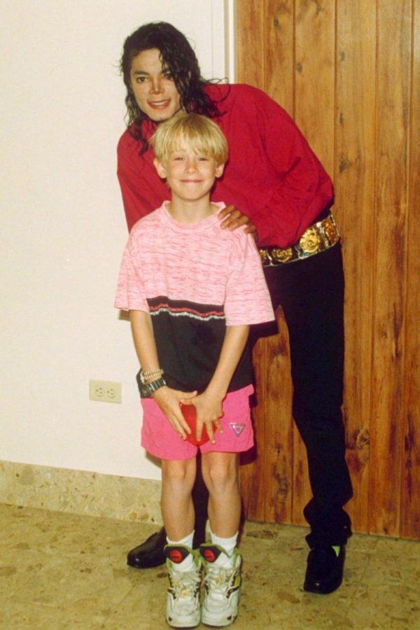 Macaulay Culkin and Michael jackson