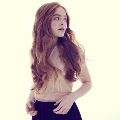 34 Jaw-Dropping Hot Pictures of 'Max' Sadie Sink - Music Raiser