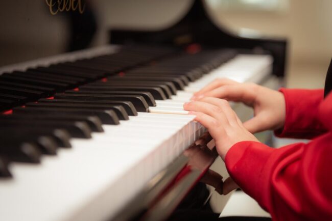 12 Benefits of Music Lessons for Kids