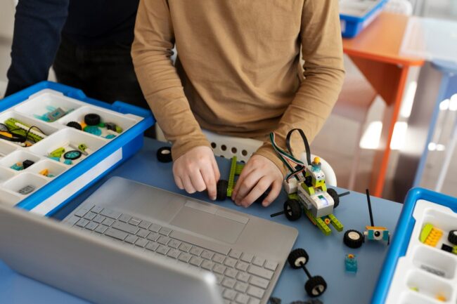 kid building a robot